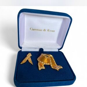Camrose & Kross Gold Brooch Set